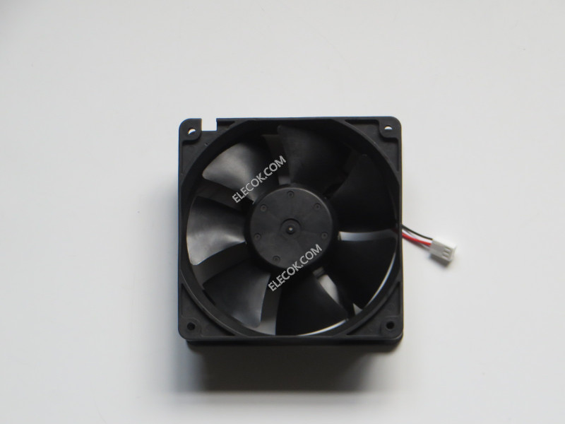 NMB 4715KL-05W-B39-P00 24V 0.4A 3wires Cooling Fan