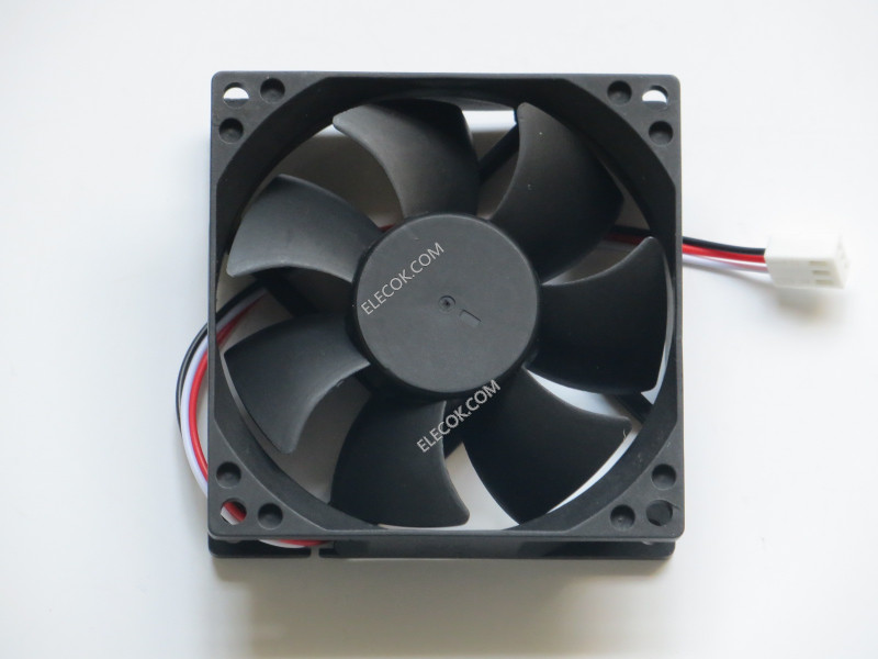 AVC DS08025R12U-011 12V 0.7A 3wires Cooling Fan