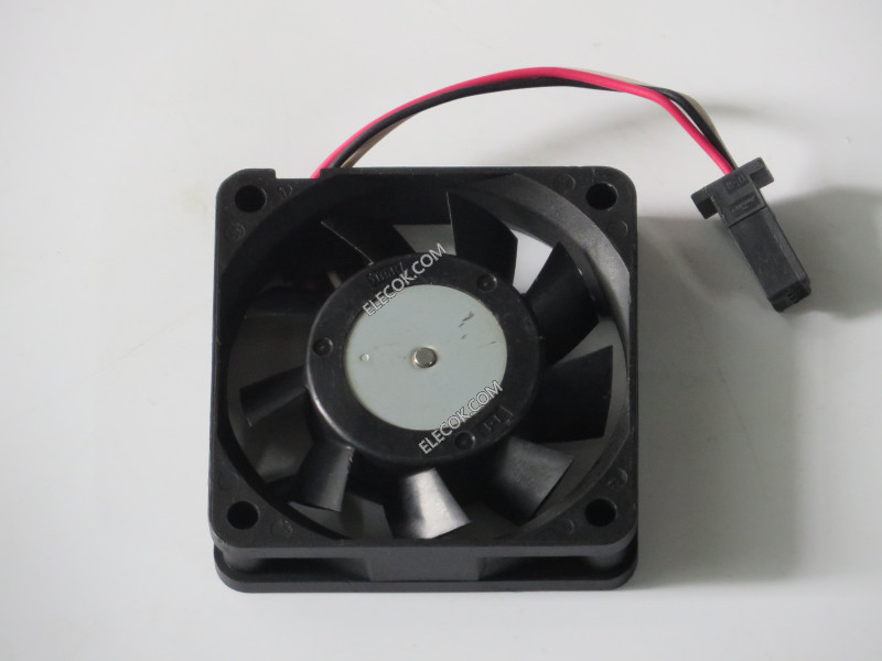 NMB 2406VL-S5W-B79 24V 0,14A 3 cable enfriamiento ventilador negro conector usado y original 