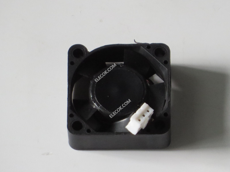 NMB 1204KL-01W-B39 5V 0,13A 3wires Cooling Fan 