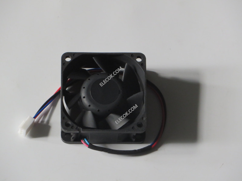 DELTA AFB0612GH-AR00 12V 6,6W 0,72A 3wires Cooling Fan 