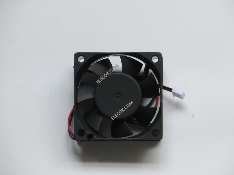 YOUNG LIN DFS602012H 12V 3.4W 2 wires Cooling Fan