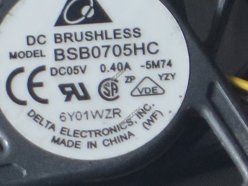 Toshiba BSB0705HC 5V 0.40A 3 fili ventilatore 