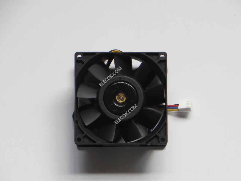 DELTA PFB0912UHE 12V 2.35A 23.5W 4wires Cooling Fan