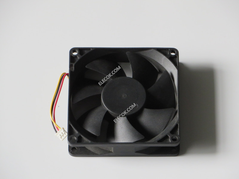 YOUNG LIN DFC802012H 12V 2.8W 3wires Cooling Fan