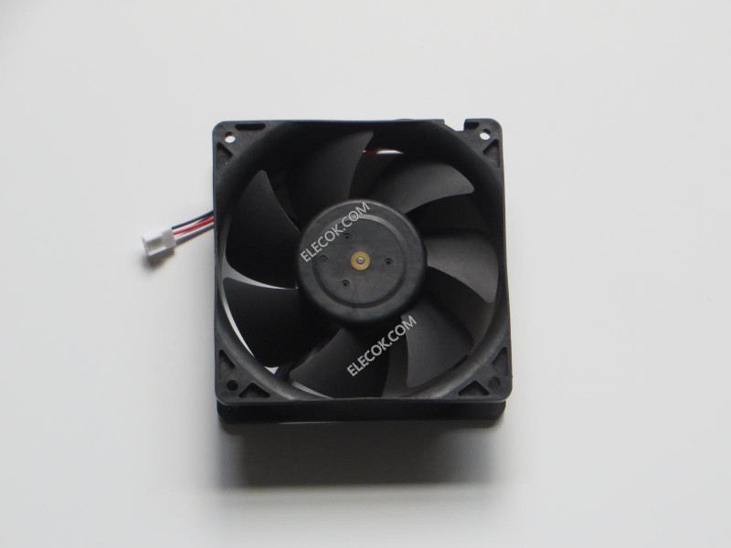 NIDEC D12E-24PG 24V 0,37A 3 ledninger Cooling Fan Refurbished 